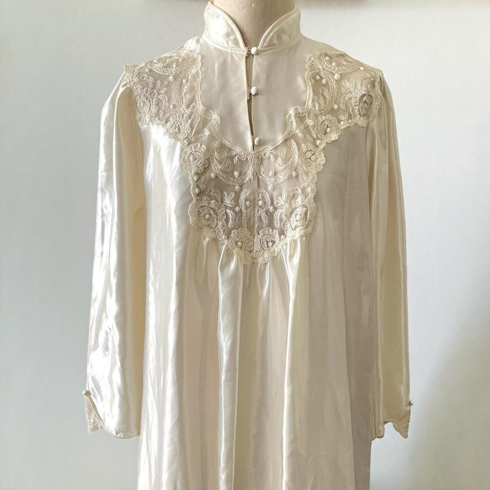 SOLD Vintage Cream Satin Full Length NightGown Sleepwear Luxurious Feel!